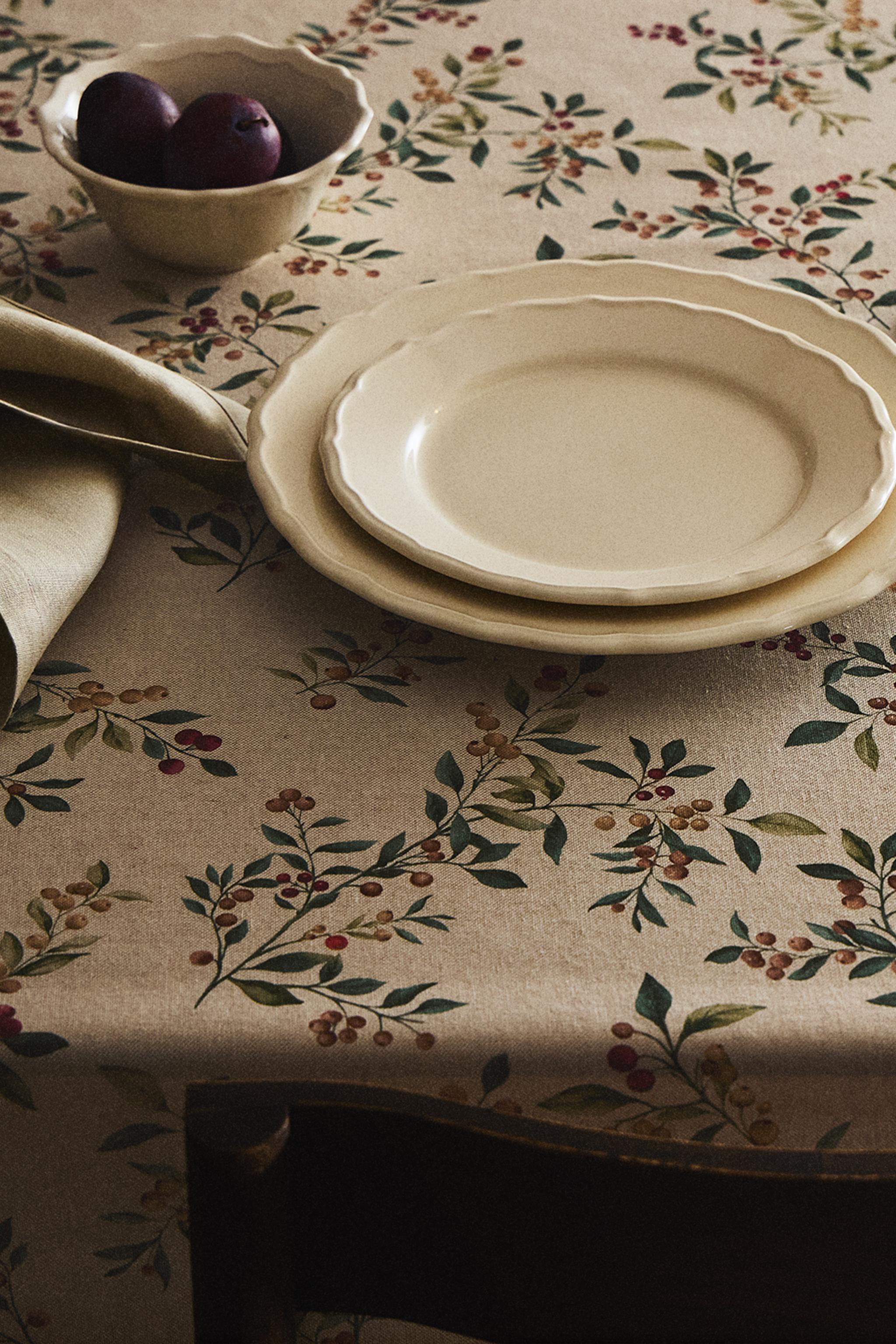 COTTON CHRISTMAS BRANCH TABLECLOTH